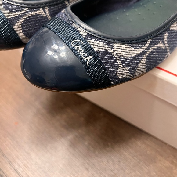 Coach Women's Navy and Gray Patterned Flats - Picture 4 of 5